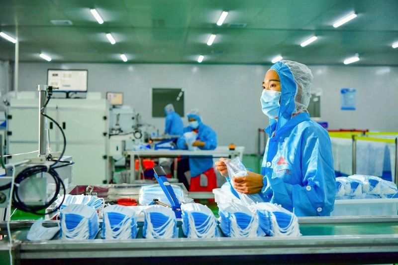Sterile Anti Skid Safety Dust Proof Hooded Protective Disposable Isolation Coverall Hazmat Suit Clothing for Hospital Use