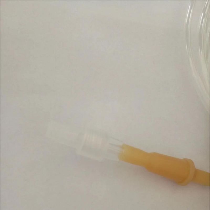 Transparent Tube Luer Lock Needle IV Giving Set with No Bubbles Remain