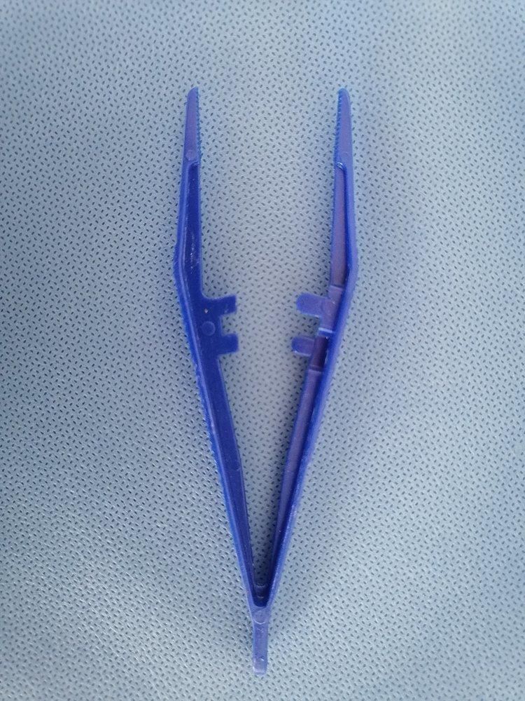 High Quality Medical /Surgical Plastic Tweezers with Good Quantity