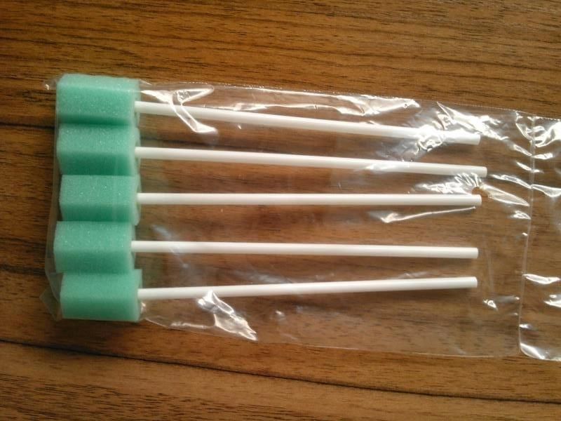 Disposable Medical Nursing Foam Tip for Elder Person Dental Foam Brush Oral Care Swab