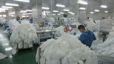 En14126 Medical Protective Equipment No Woven Fabric Disposable Protective Overall with Hood