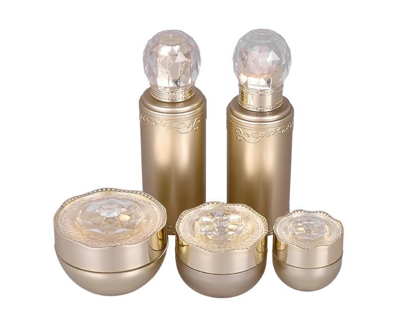 High-Grade 120ml 130ml Gold Acrylic Plastic Bottle Cosmetic Packaging for Skin Care