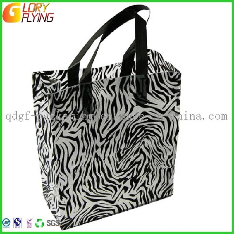 Plastic Packaging Shopping Bag Gift Bag with Hanger and PP Bag