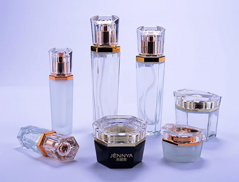 Wholesale Cosmetic Packaging Perfume Bottle Makeup Containers Bottles Clear Perfume Glass Bottle with Mist Sprayer Pump