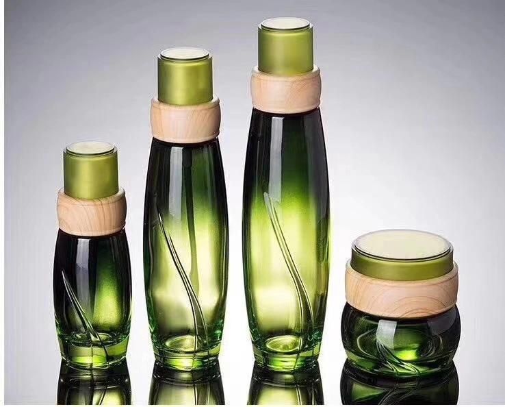 Ds017 Luxury Cosmetic Containers Empty Cosmetic Bottle in Green Set Bottle Have Stock