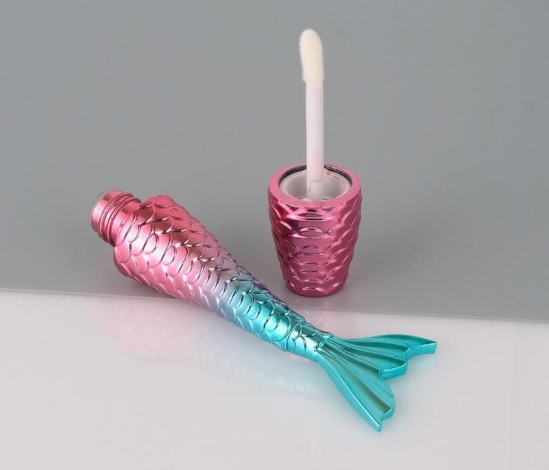 2021 New Design Mermaid Tail Shape Lip Gloss Tube Empty Bottle Cosmetic Packaging Lip Gloss Bottles Shining Fish Scales Lip Balm Tube