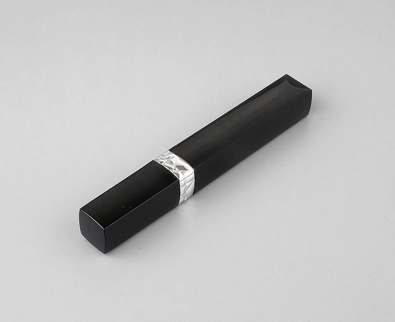 Fashion in Stock 5ml Cosmetic Lipgloss Tubes Empty Plastic Black Luxury Lip Gloss Tube with Wands