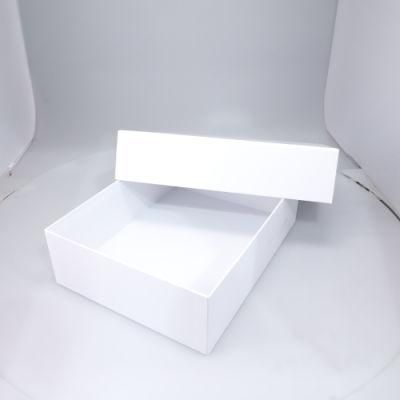 Paper Gift Box with Green Insert in China