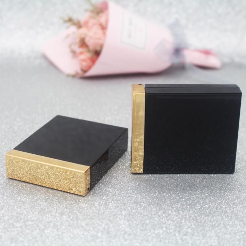 Hot Sale in Stock 4 Color Gold Black Plastic Eye Shadow Case Makeup Palette Eyeshadow Empty Eyebrow Case with Mirror