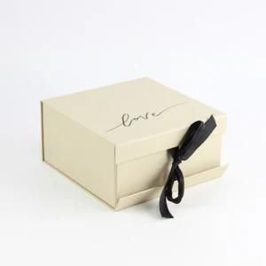 Custom Flip Large Folding White Magnetic Gift Box with Ribbon