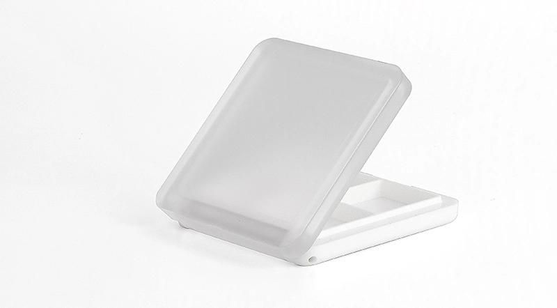 High-Grade 4 Hole Empty Matte White Makeup Cardboard Plastic Eye Shadow Palette Case with Brush for Packaging