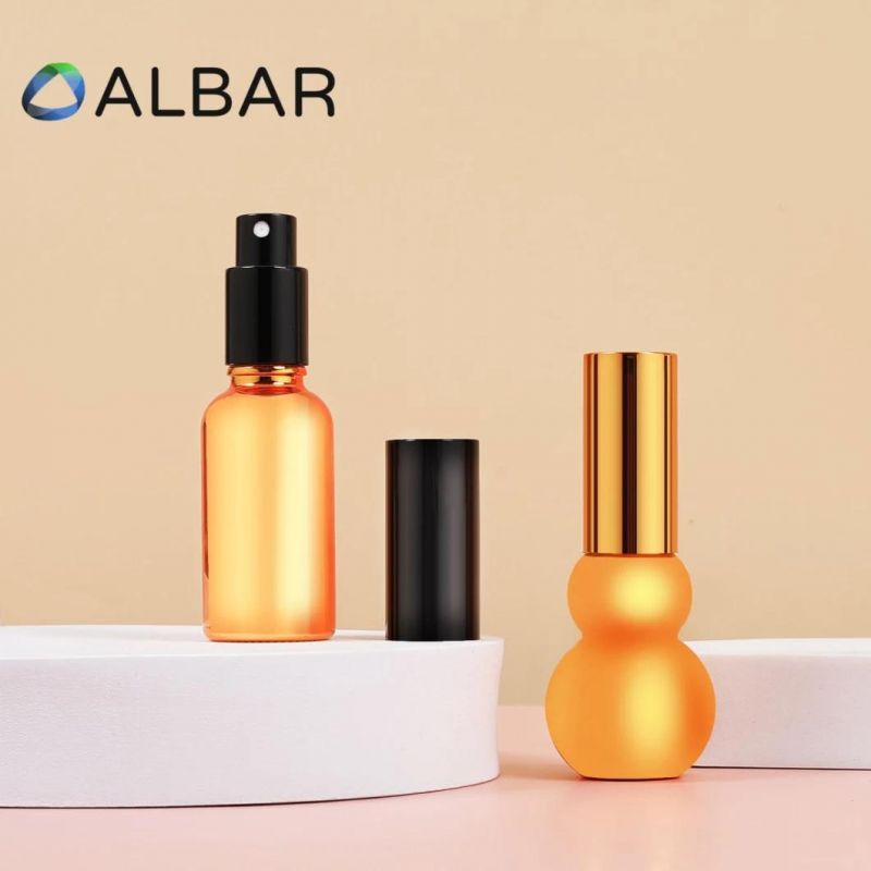 Mini Size 30ml Round Flat Shoulder Mist Glass Bottles with Gold Colors Customized