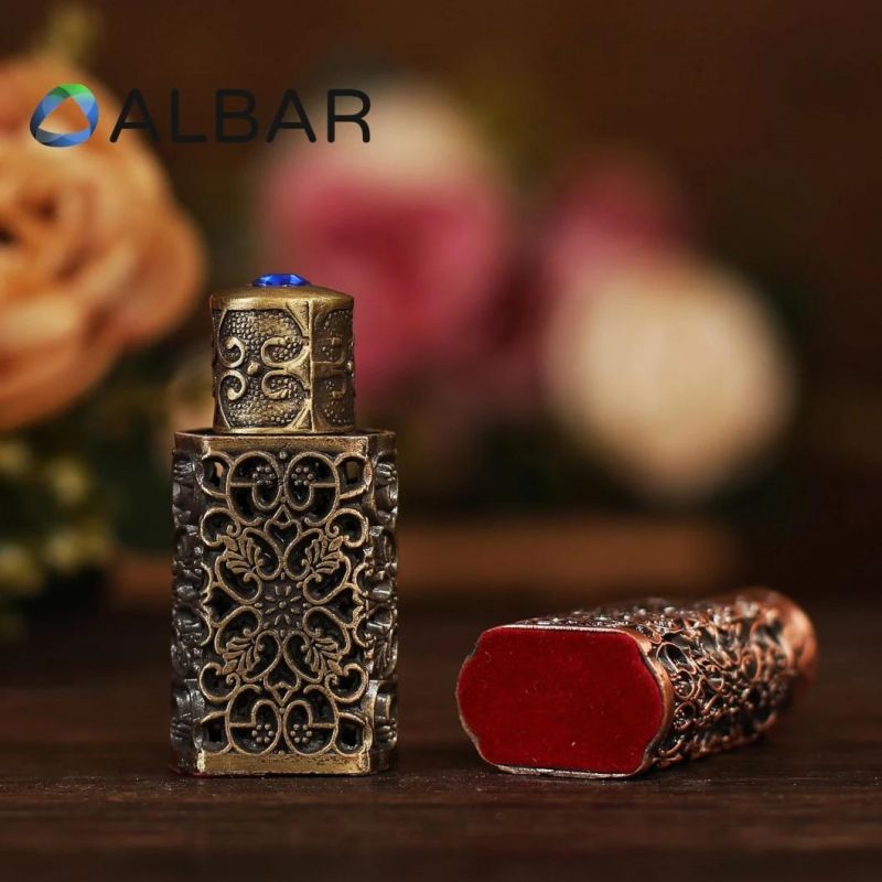 Hollow Zinc Attar Oud Metal Bottles Mini Glass Bottles with Curve Decorations