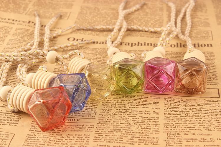 Car Hanging Empty Refillable Bottles Auto Perfume Diffuser Bottle Hanging Pendants Creative Essential Oil Bottle Ornaments