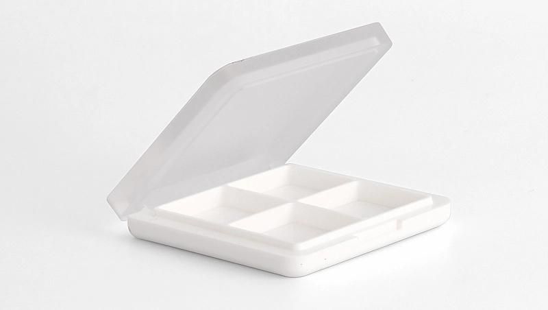 High-Grade 4 Hole Empty Matte White Makeup Cardboard Plastic Eye Shadow Palette Case with Brush for Packaging