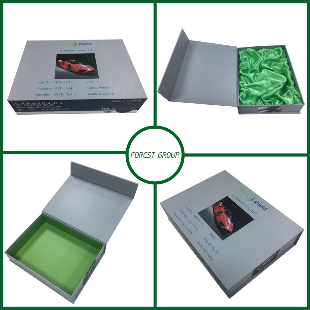 Paper Gift Box with Green Insert in China