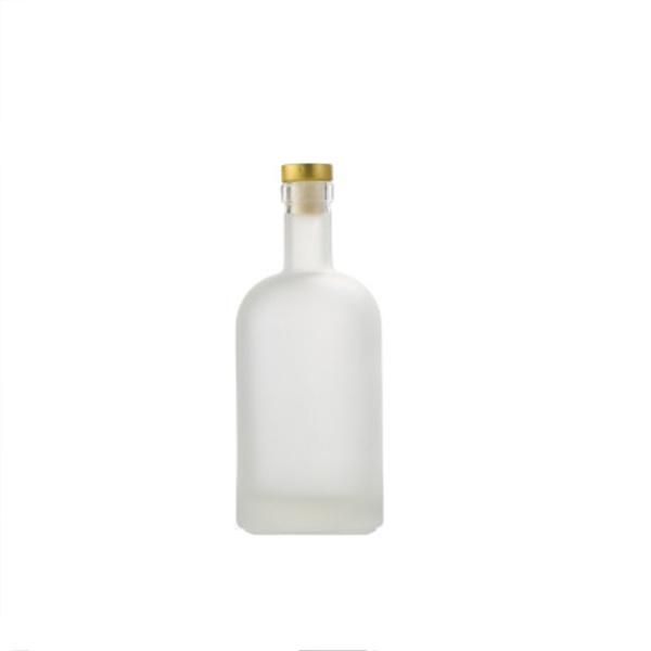 Wholesale Crystal Empty Clear 700ml Vodka Glass Bottle with Cork