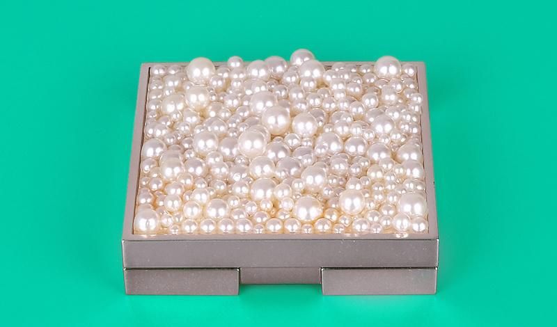 2021 New Design Pearl Unique Shape Cosmetic Packaging Compact Powder Case Foundation Case