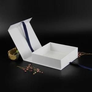 Cheap Large Folding White Paper Magnetic Gift Box with Ribbon