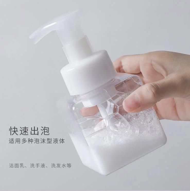 China Custom Color Milliliter Cosmetic Perfume Plastic Pet Bottle with Lotion Pump