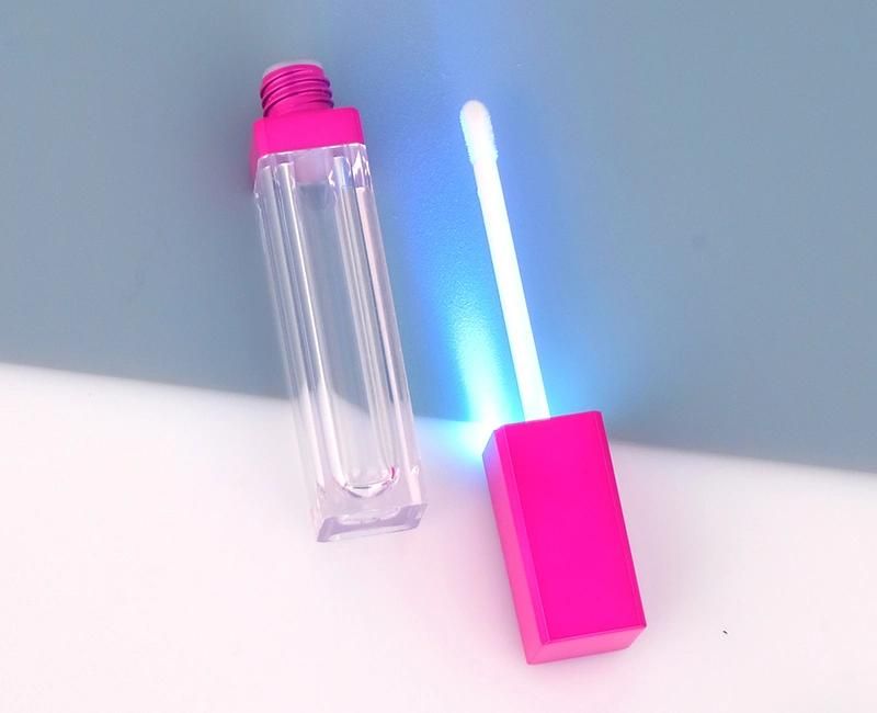 High Tech 6ml New Arrival Pink Top with LED Light Transparent Tubes Clear Plastic Lip Gloss Packaging Lip Gloss Tubes with Mirror