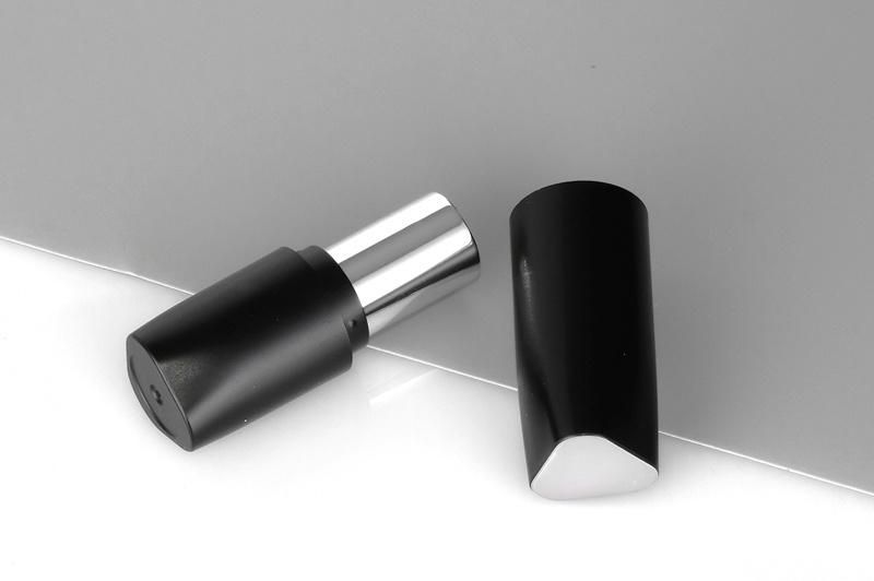 Unique Design 4.3G Black Elegant Empty Customized Low Price Plastic Empty Lipstick Tube Square Container Lip Balm Packaging