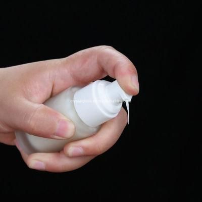 Empty Cosmetic Spray Bottle with Silver Caps for Lotion and Cosmetic Liquid