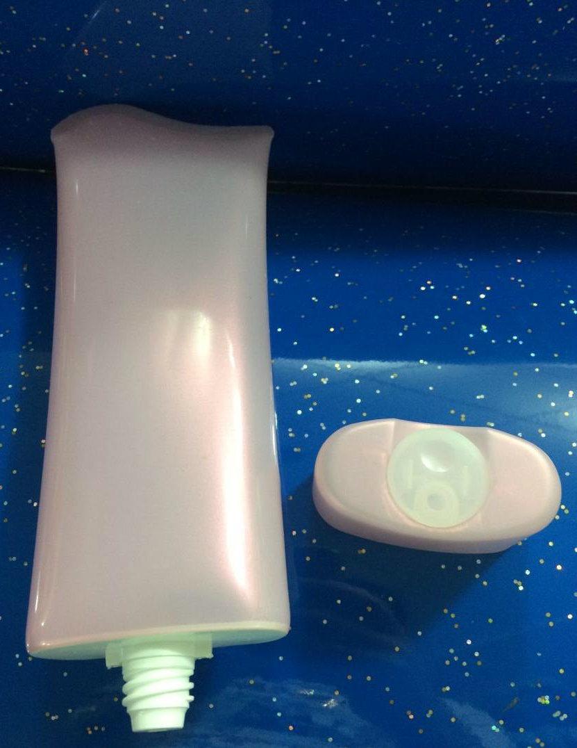 Super Oval Tube with Disc Cap for Body Lotion