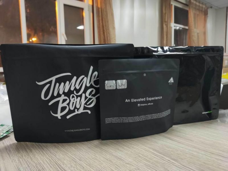 High Quality Logo Printed Eco Friendly Zipper Top Smell Proof Stand up Pouches Child Resistance Bag 54oz