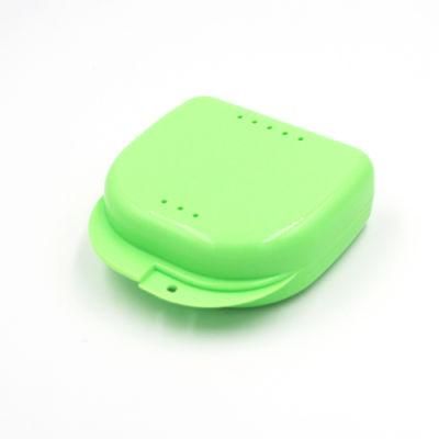 Dental Plastic Retainer Box with Slot of China