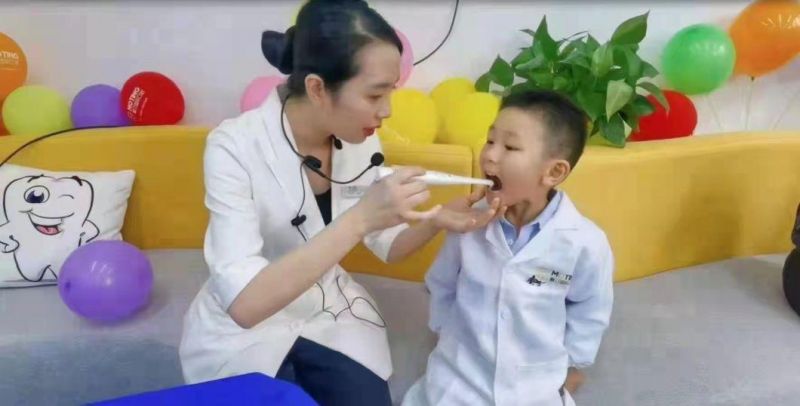 Oral Camera Suitable for Children′s Oral Examination