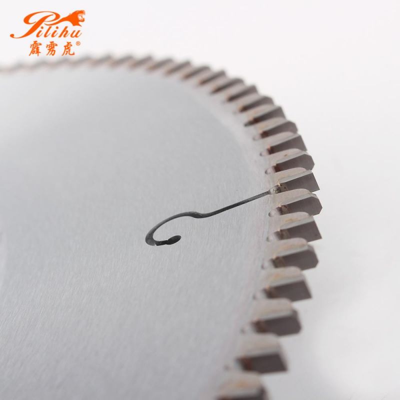 355X3.2/2.6X25.4X120t Bt Teeth Circular Saw Blade for Cutting Aluminum