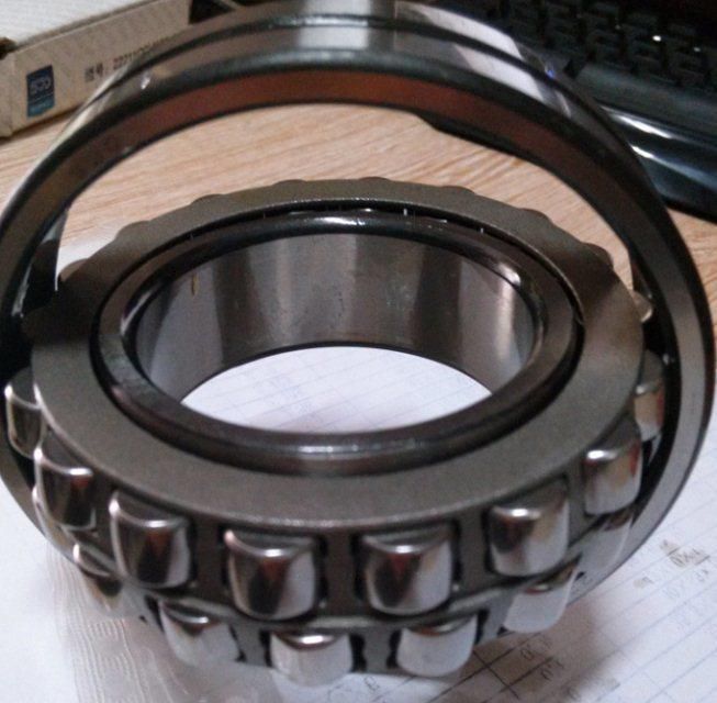 Bearing Factory Supply High Quality Spherical Roller Bearing with Competitive Price (24120CA W33)