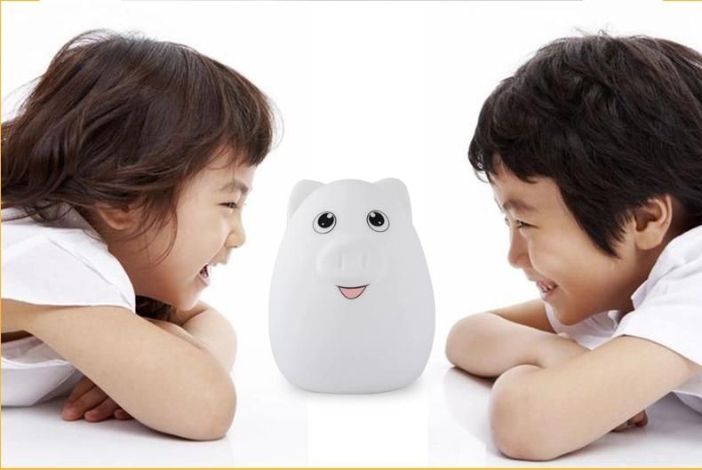 Hot Baby′ S Favorite Portable Speaker with LED Lamp, LED Lamp Speaker Pig Cute Shape for Kids