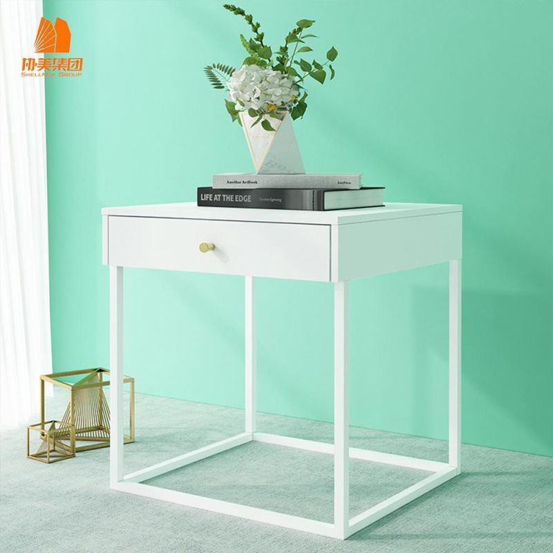 a Small Coffee Table in The Living Room, One Drawer Can Store Documents.