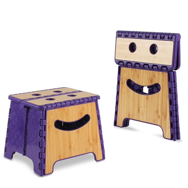 Bamboo-Paneled Smiling Face Plastic Folding Stool