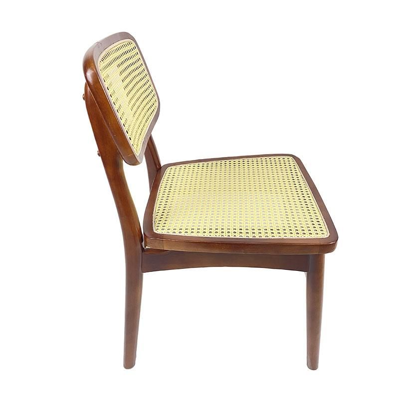 2021 New Style Classic Stackable Dining Chair with Competitive Price