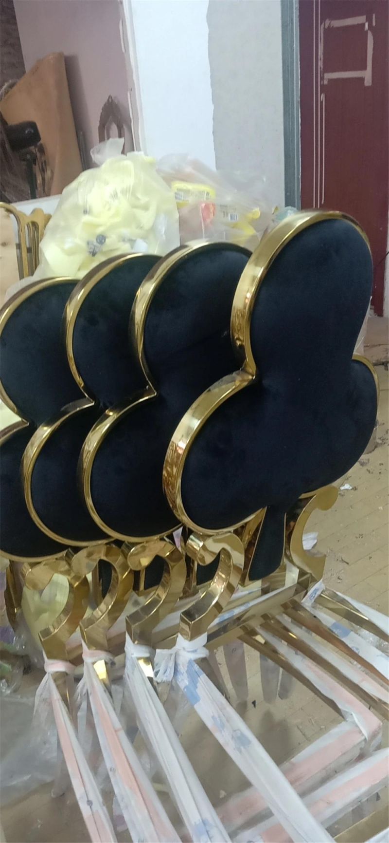 Modern Black Velvet Stainless Steel Round Back Club Wedding Chair Blossom Shape Golden Throne Dining Chair