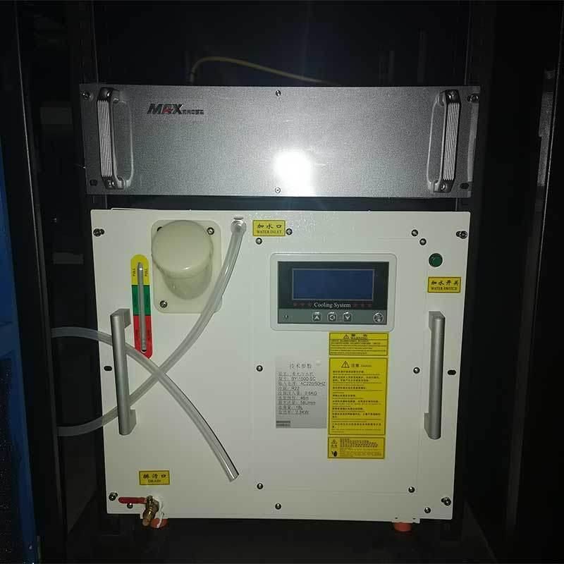 2000W Aluminum Oxide Layer Iron Constant Fiber Laser Cleaning Machine