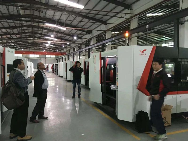 CNC High Power Exchange Platform Dapeng Laser Cutter Fiber Laser Cutting Machine