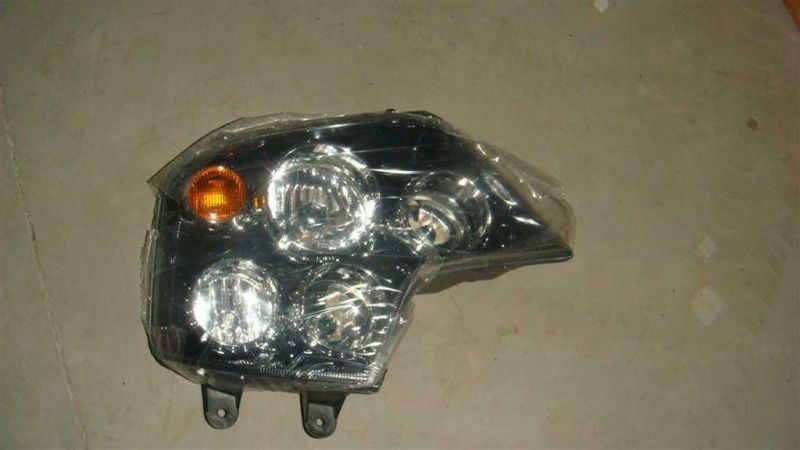 Sinotruk HOWO A7 Front LED Lamp Head Lamp (WG9925720002)