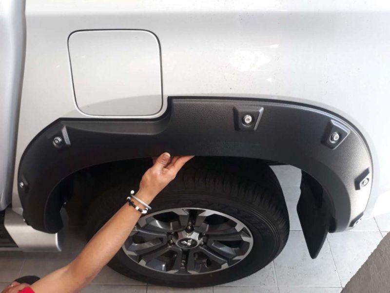 vacuum Black Wheel Fender Flares for Mitsubishi Triton