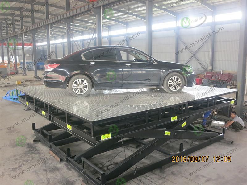 Car parking lift with turning platform for garage or underground use