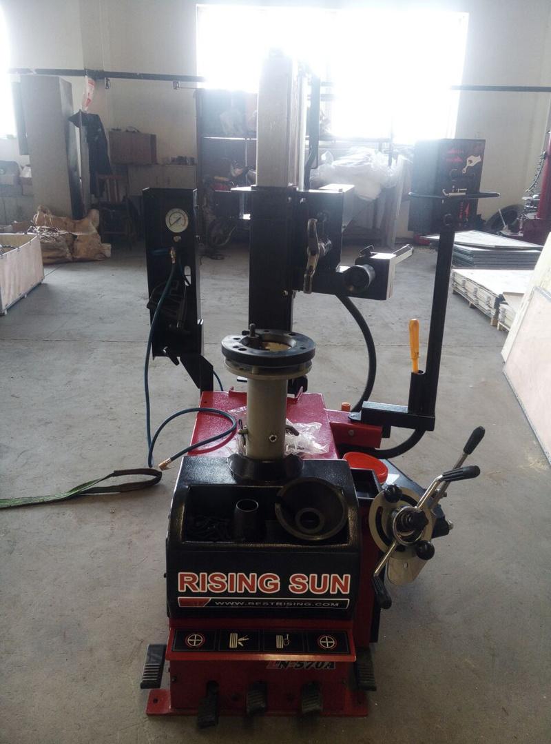 Mobile Tire Service Equipment Pneumatic Tire Changer