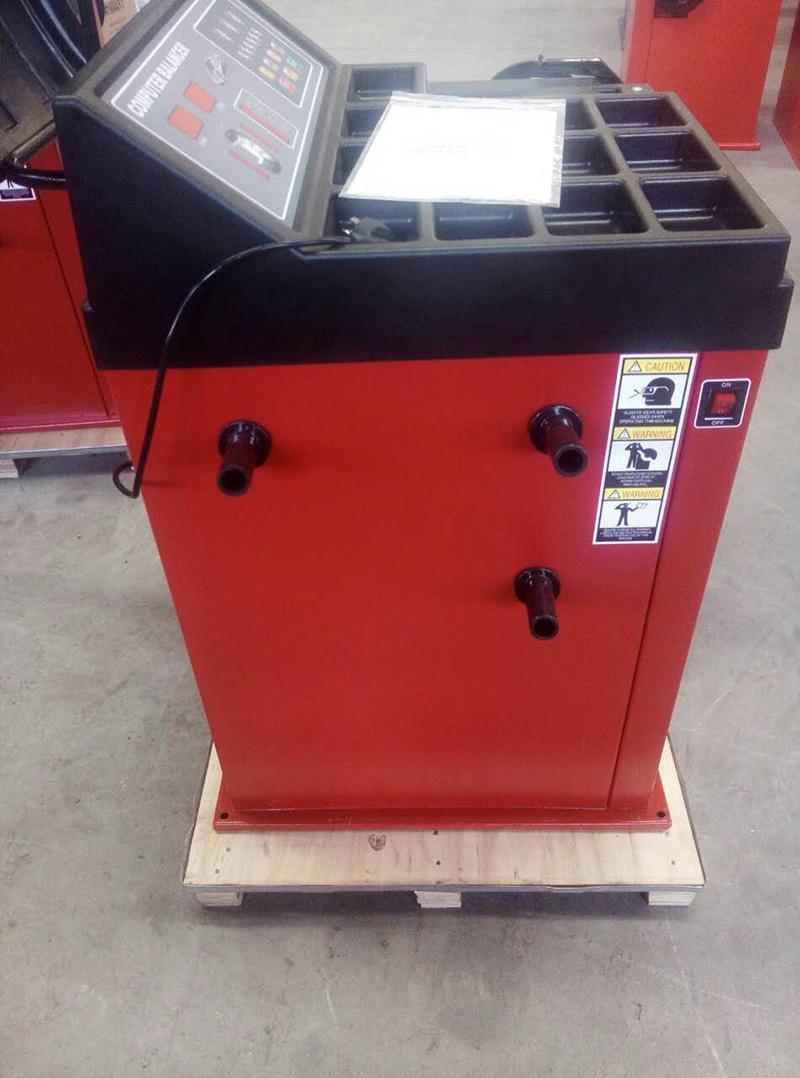 Auto Garage Equipment Tire Balancing Machine with Ce