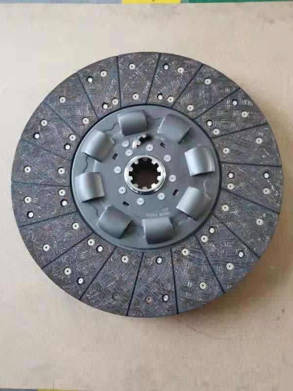 Clutch Plate Clutch Disc Truck Transmission Parts for Dongfeng Truck OE 1878004832 Truck Parts