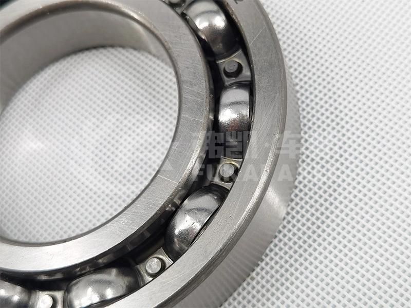 Sinotruk HOWO Truck Spare Parts Through Shaft Bearing 6212 Wg9231326212 Wg7128326216 190003311036 Tapered Roller Bearing