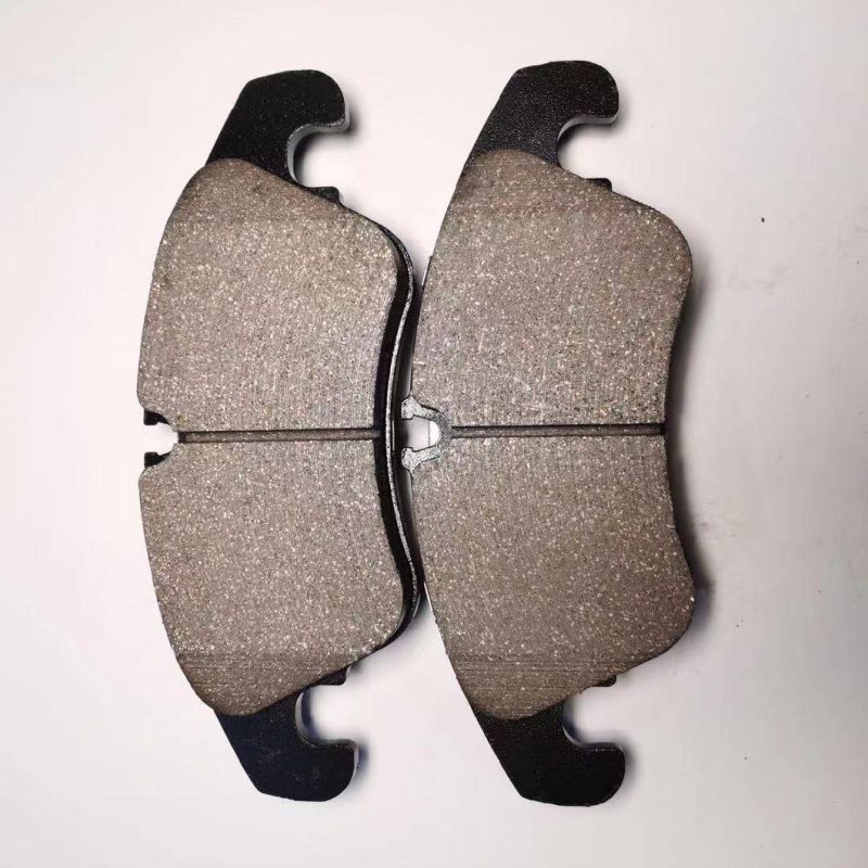 Hot Selling High Quality Ceramic Semi-Metallic Car Parts Disc Brake Pad for Toyota