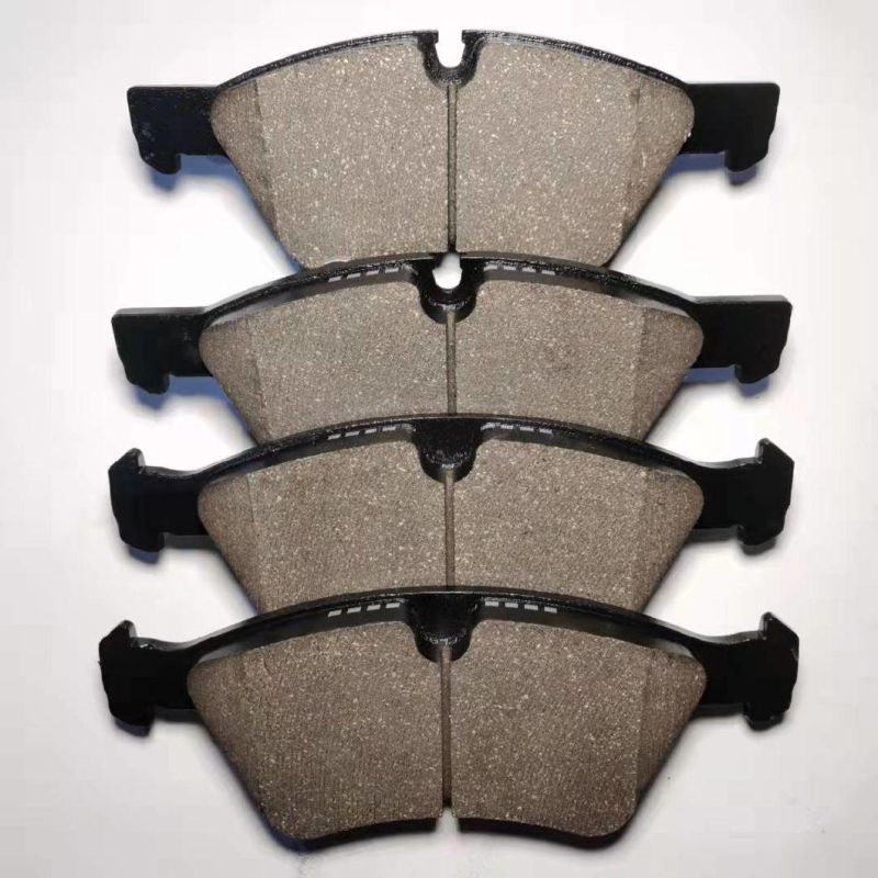 Hot Selling High Quality Ceramic Semi-Metallic Car Parts Disc Brake Pad for Toyota