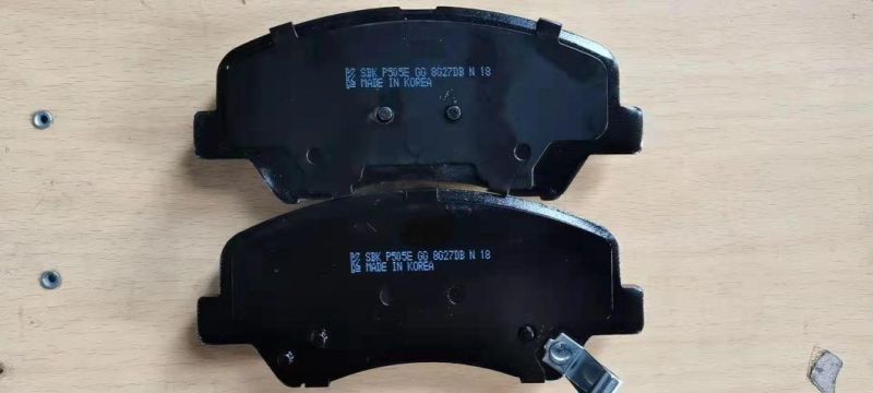 Auto Car Parts High Quality Ceramic/Semi Metal/Low-Metallic Brake Pad Front Disc Brake Pad Semi Metalic Auto Brake Pad for Hyundai Brake Pad Sp1399A/58101h8a58